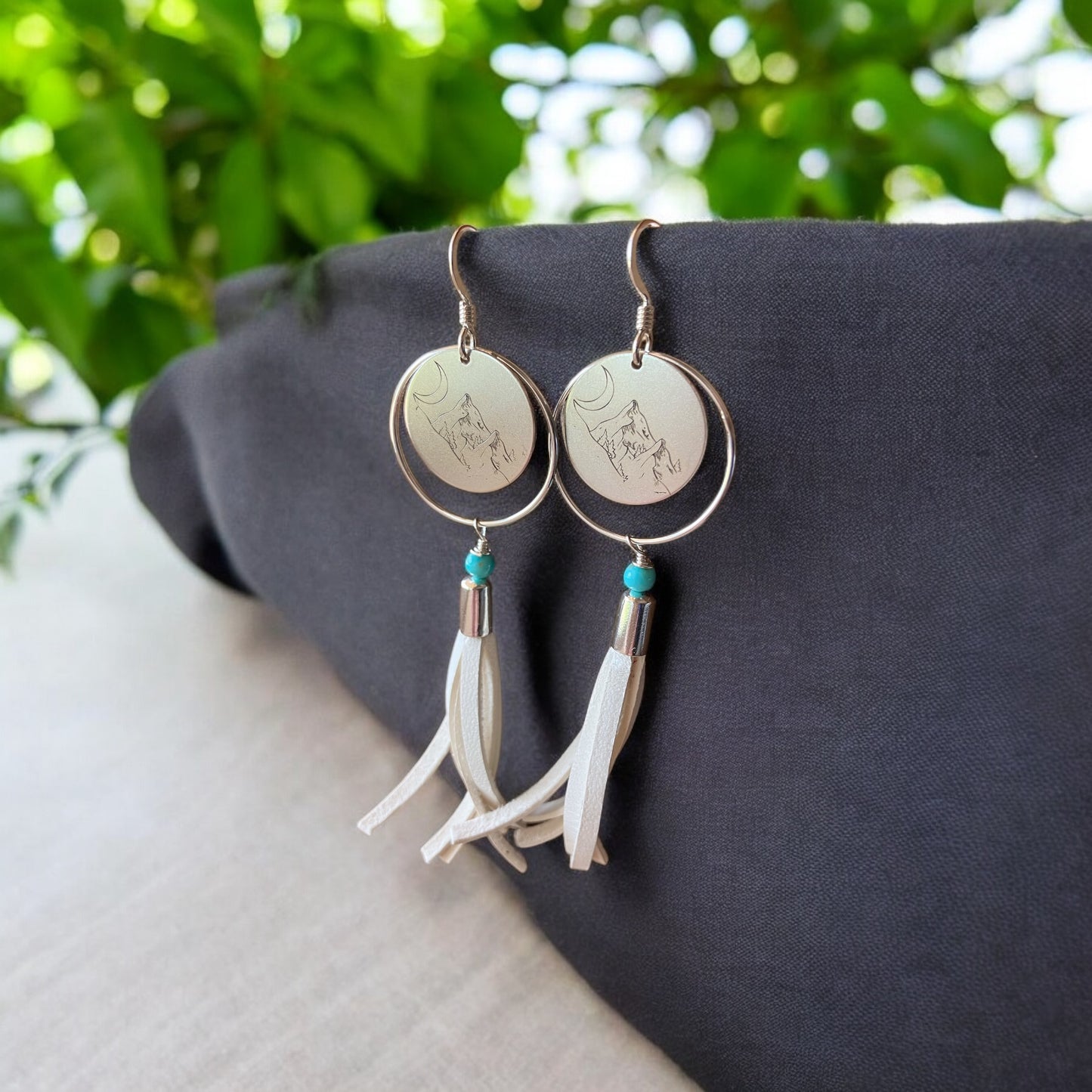 Circle Earrings with white leather fringe - Mountain